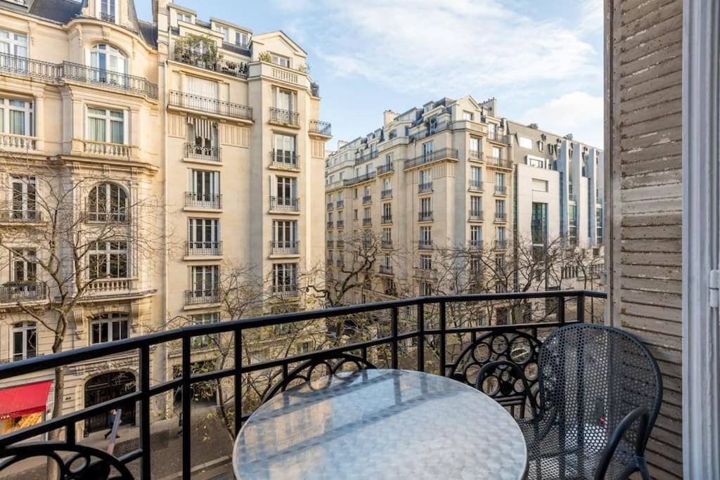 Appartement Elegant - Eiffel Tower Parijs